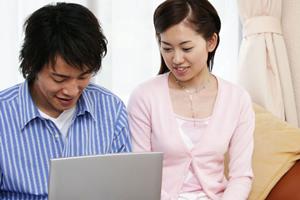 様々なお酒を扱う信濃屋について